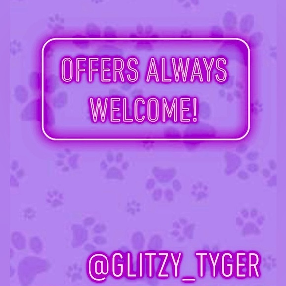 How Women Rise by Sally Helgesen and Marshall Goldsmith (Set of 2 copies) - Picture 4 of 4